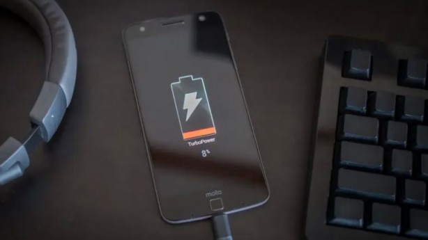 Foto - Şarjdaki telefonu kullanmak sağlığa zararlı mı? 