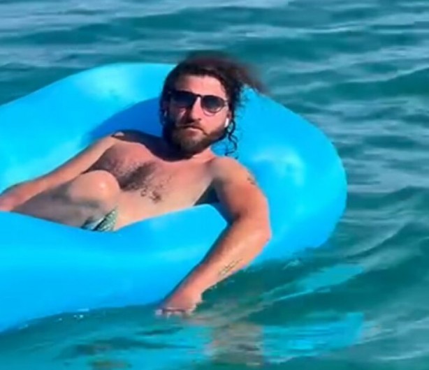 Foto - Saros’ta deniz yatağında uyuyakaldı! Bakın başına ne geldi