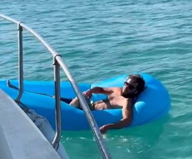 Foto - Saros’ta deniz yatağında uyuyakaldı! Bakın başına ne geldi