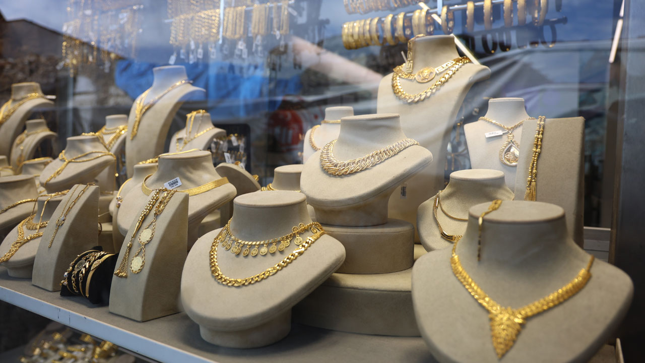 Foto - Sarraftan ezber bozan tavsiye: Burmadan şaşmayın