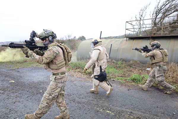 Foto - SAS komandoları yerli silahlarla imha etti... Nefes kesen anlar