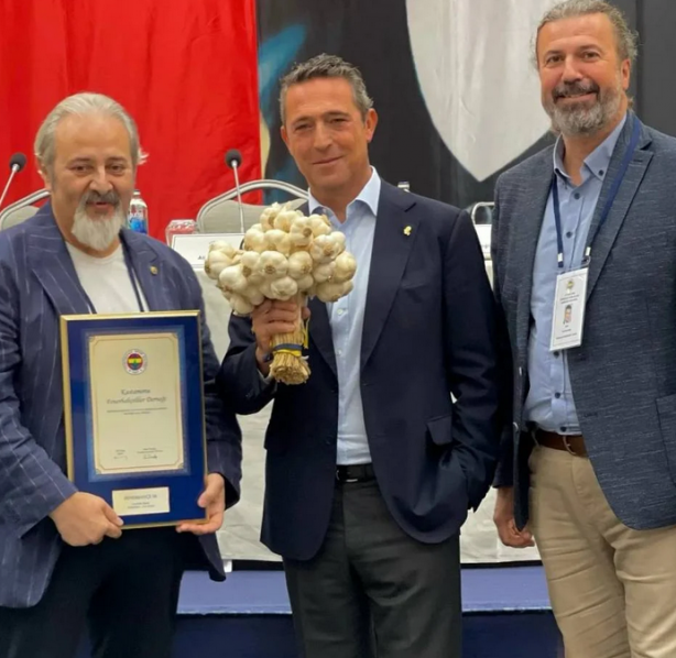 Foto - Şaşırdılar: Beklenmeyen hareket: Artık faydalarını biliyor: Sarımsak verdi... Bu ürün sizin için!