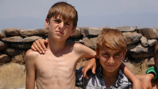 Foto - Şaşırtıcı ama gerçek! Van Gölü'ne giren çocuklara bakın ne oluyor