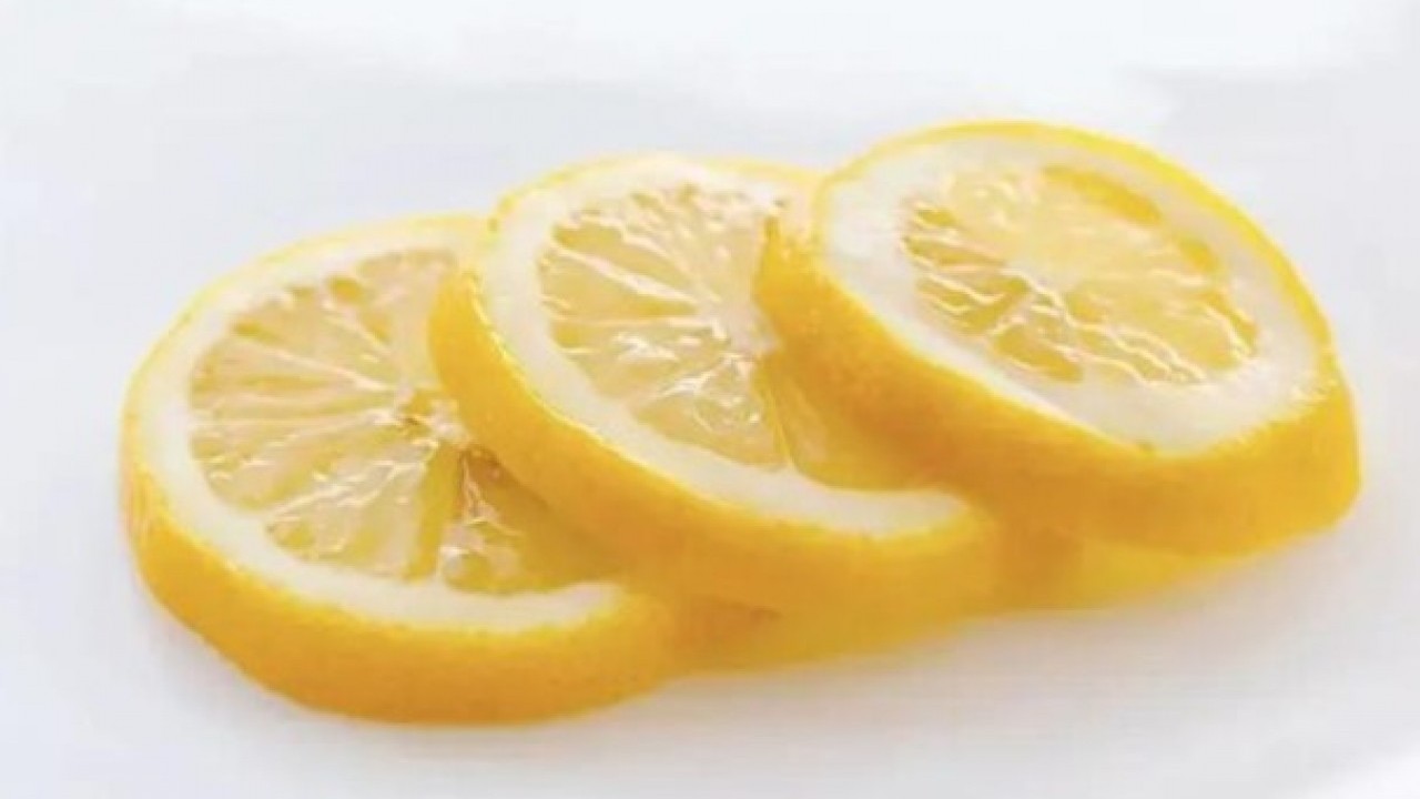 Foto - Şaşırtıcı şifa kaynağı! Limon dilimleriyle uyursanız bakın ne oluyor