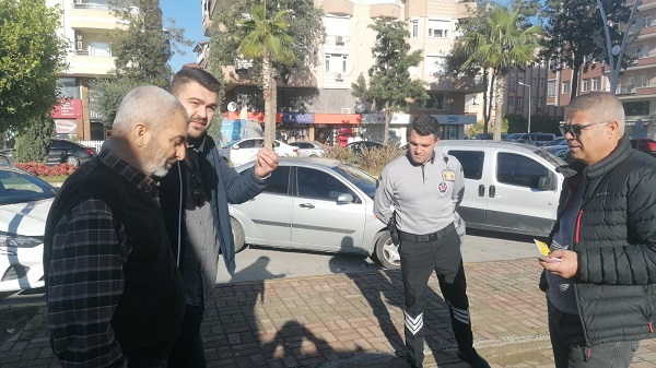 Foto - Şaşkına çeviren anlar! Polis bile zor durdurdu