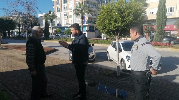 Foto - Şaşkına çeviren anlar! Polis bile zor durdurdu