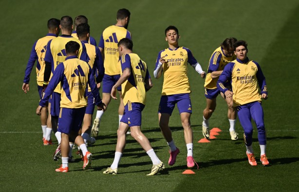 Foto - Şaşkına çeviren Arda Güler hareketi! Manchester City-Real Madrid maçı öncesi ortaya çıktı