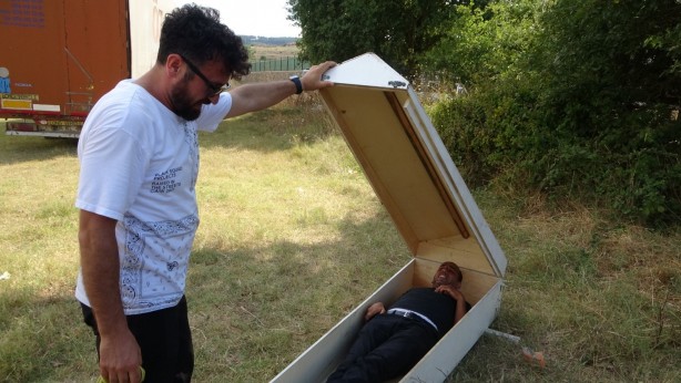 Foto - Şaşkına çeviren ilan! Sahibinden satılık az kullanılmış tabut