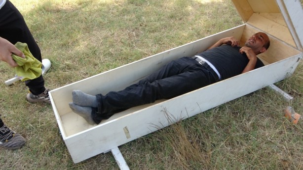 Foto - Şaşkına çeviren ilan! Sahibinden satılık az kullanılmış tabut