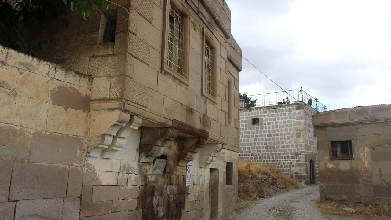 Foto - Şaşkına çeviren keşif! Evin altından 2 bin yıllık şehir çıktı