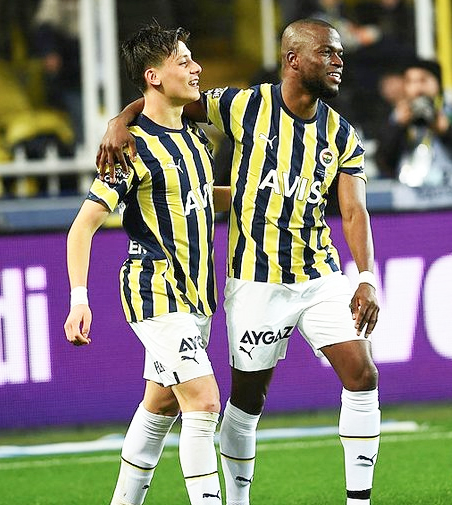Foto - Şaşkınlığını gizleyemedi... Fenerbahçe'nin altın çocuğu için sürpriz rakam!