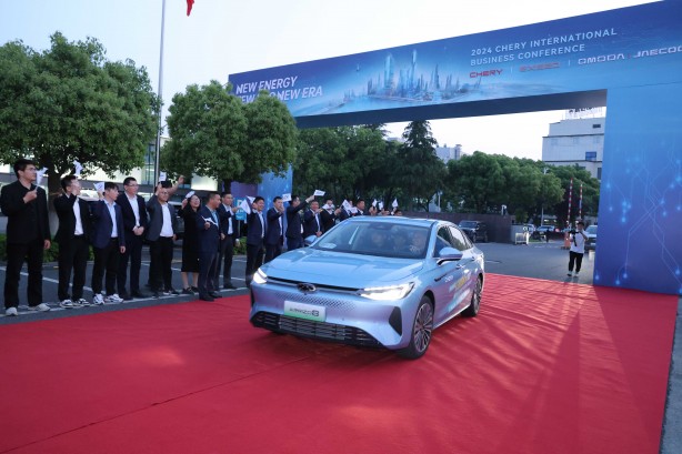 Satış rekorları kıran Çinli markanın ARRIZO 8 PHEV modeli Uzun Mesafe Dayanıklılık Testiyle kendini kanıtladı! İnanamayacaksınız ama tam 1463 kilometre menzil sunuyor!