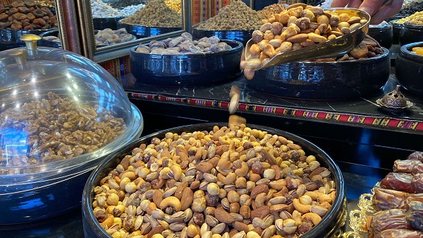 Foto - Satışlar arttı, esnafın yüzü güldü