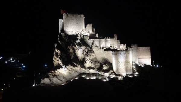 Foto - Şato planlı tarihi kale göz kamaştırmaya başladı