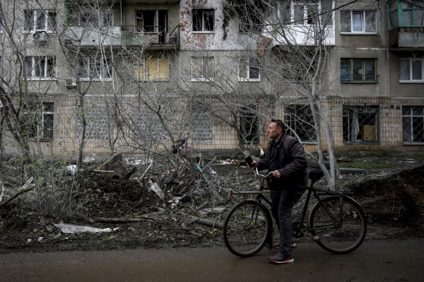 Savaş alanından feci görüntüler! Yine siviller vuruldu