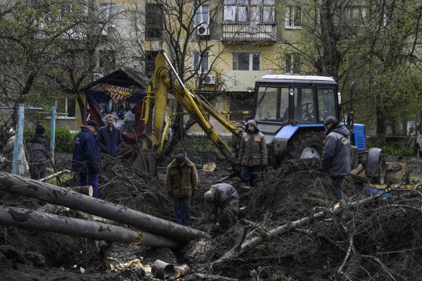 Foto - Savaş alanından feci görüntüler! Yine siviller vuruldu