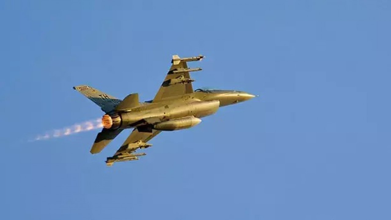 Savaş dört bir yanı sardı: F-16 savaş uçakları 'acil kodu' ile havaalanına inecek
