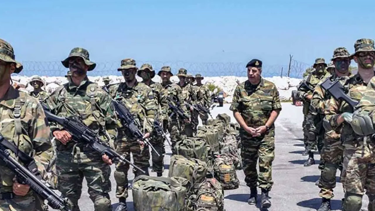 Foto - Savaş gemileri, helikopterler, çok sayıda asker Türkiye'ye karşı harekete geçti! Çıkarma yapacaklar