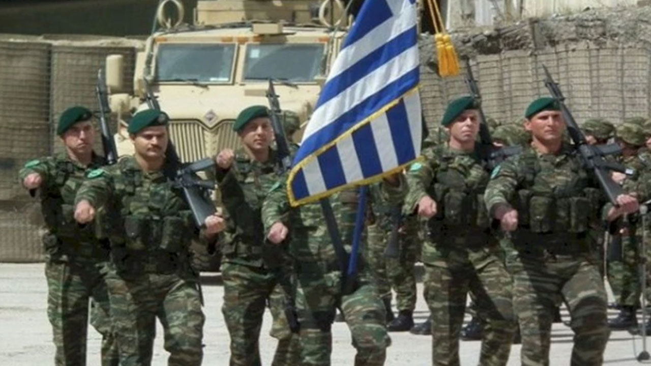 Foto - Savaş gemileri, helikopterler, çok sayıda asker Türkiye'ye karşı harekete geçti! Çıkarma yapacaklar