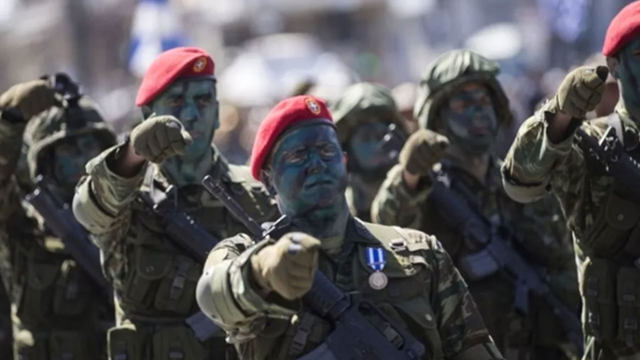 Foto - Savaş gemileri, helikopterler, çok sayıda asker Türkiye'ye karşı harekete geçti! Çıkarma yapacaklar