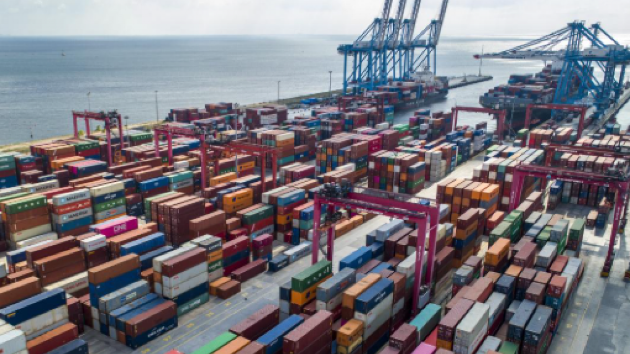 Savaş halindeki ülke ihracatta lider oldu