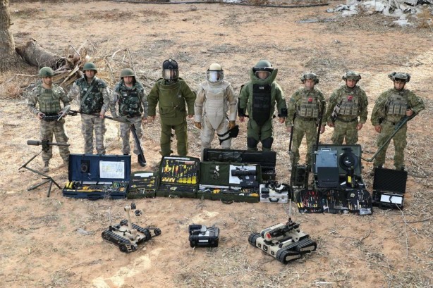 Foto - Savaş hazırlıkları böyle görüntülendi! 'Bizim tecrübemiz yok Türklere teşekkü ederiz'