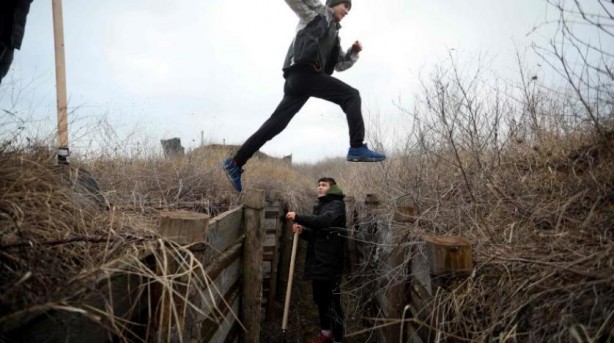 Savaş kapıda mı? Rusya'ya karşı siper kazmaya başladılar