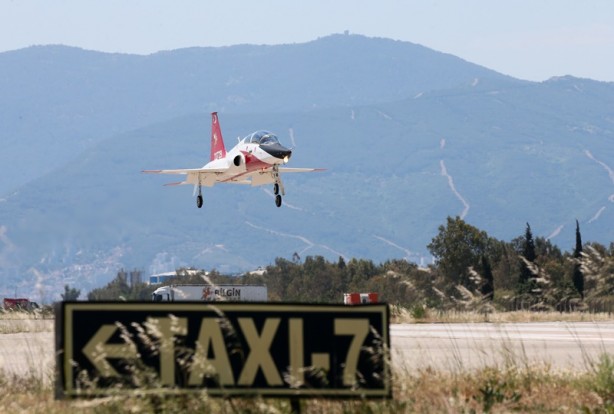 Foto - Savaş pilotları, zorlu eğitimleri geçiyor