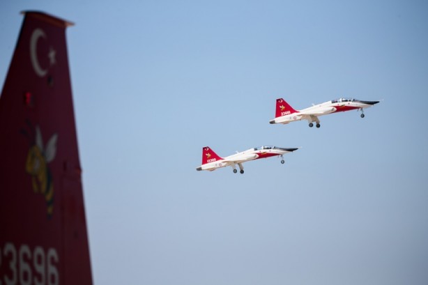 Foto - Savaş pilotları, zorlu eğitimleri geçiyor