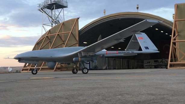 Foto - Savaş tehlikesi vardı! Bayraktar TB2 SİHA'lar o ülkeye apar topar götürüldü