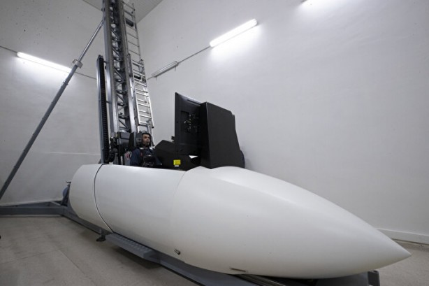 Foto - Savaş uçağı pilotlarının zorlu testleri! Dünyada birkaç ülkede böyle tesis var