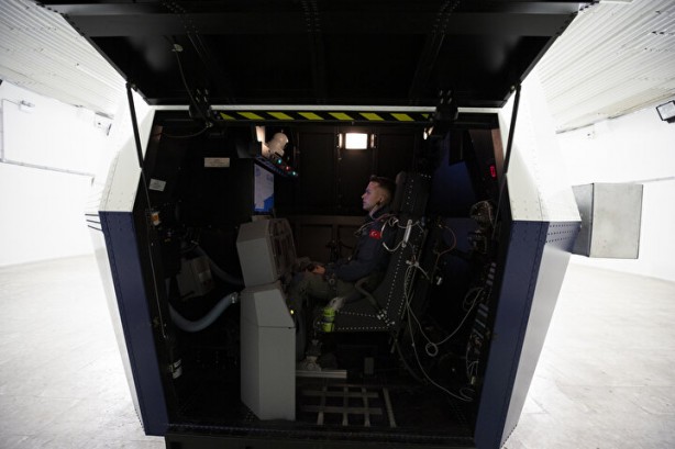 Foto - Savaş uçağı pilotlarının zorlu testleri! Dünyada birkaç ülkede böyle tesis var