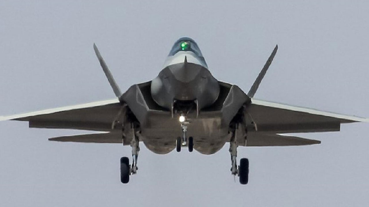 Foto - Savaş uçağının gizli sırlarını sızdırmıştı! O mühendis askeri casusluktan idam edildi