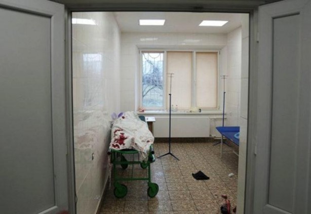 Savaşta ölen oğluna sarılıp ağladı! Dünya bu görüntüyü konuşuyor