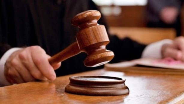 Foto - Savcı odasında skandal pozlar! Vatandaşlar ayağa kalktı