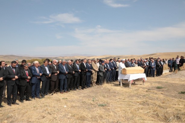 Foto - Savcı Sayan'ın annesi son yolculuğuna uğurlandı