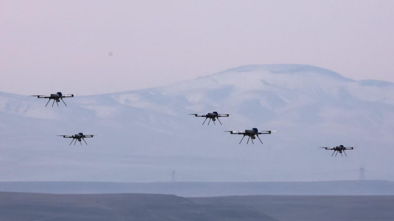 Savunma devinden gövde gösterisi! Türk sürü İHA’ları hibrit teknolojiyle dünyayı örümcek ağı gibi saracak