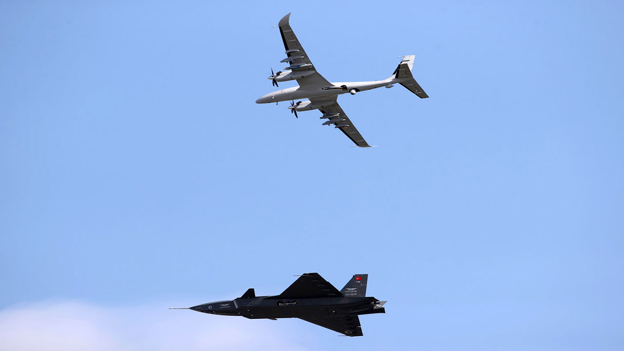 Foto - Savunma devinden olay karar! Baykar ile ortak olacaklarını dünyaya ilan ettiler