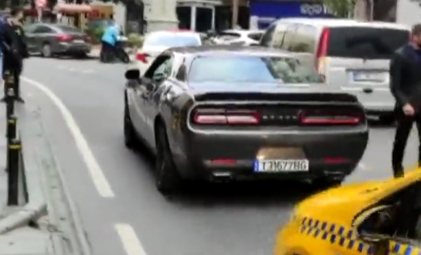 Foto - Sayıları her geçen gün artıyor! Uzman isim yabancı plakalı lüks araçların sırrını açıkladı