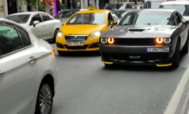 Foto - Sayıları her geçen gün artıyor! Uzman isim yabancı plakalı lüks araçların sırrını açıkladı