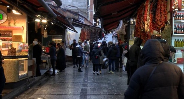 Foto - Sayılı günler kaldı! Eminönü'nde ramazan hareketliliği