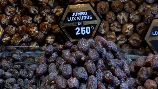 Foto - Sayılı günler kaldı! Eminönü'nde ramazan hareketliliği