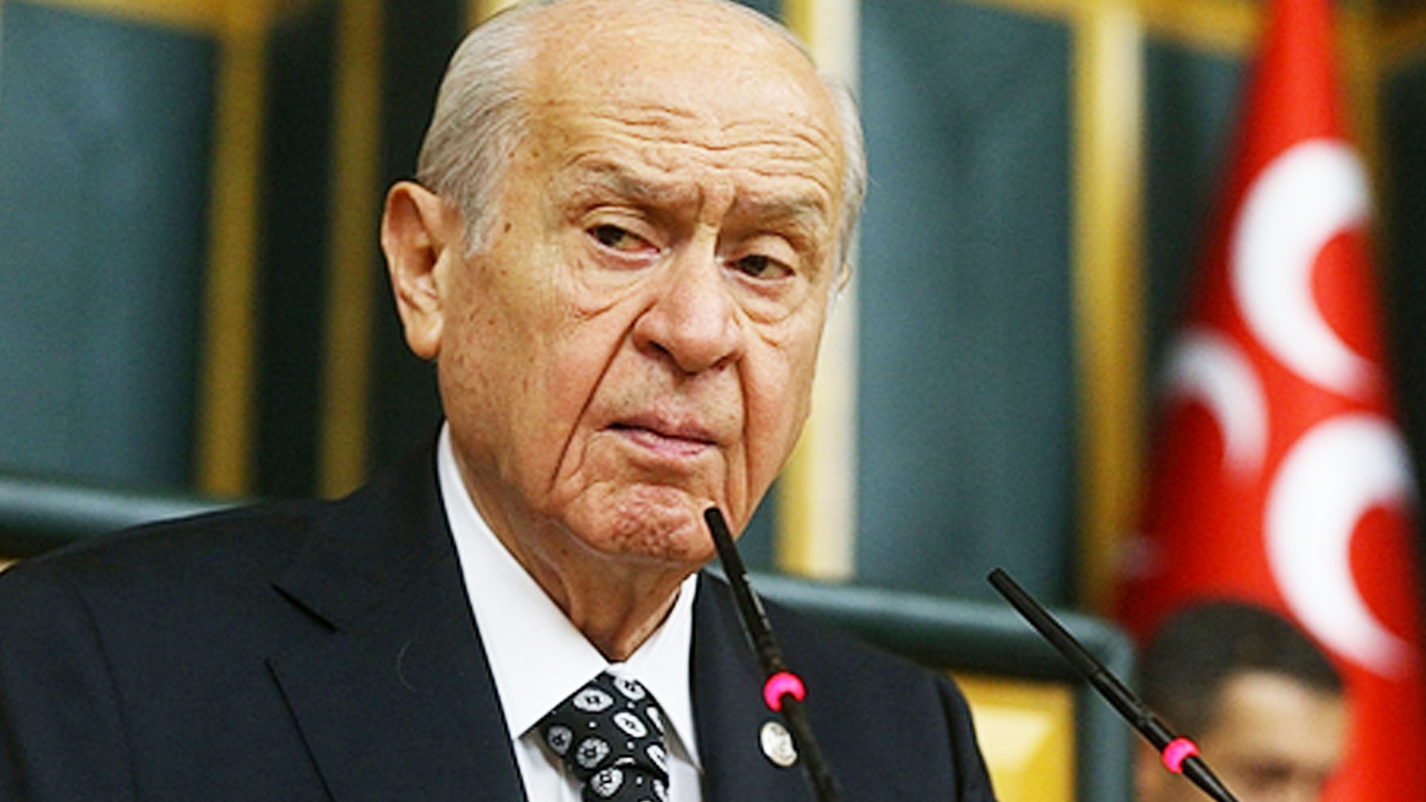 Foto - Sayın Devlet Bahçeli diyor ki; Futbolun bekası, var sistemini at, Türk Zekası, Asi Sistemini başlat!