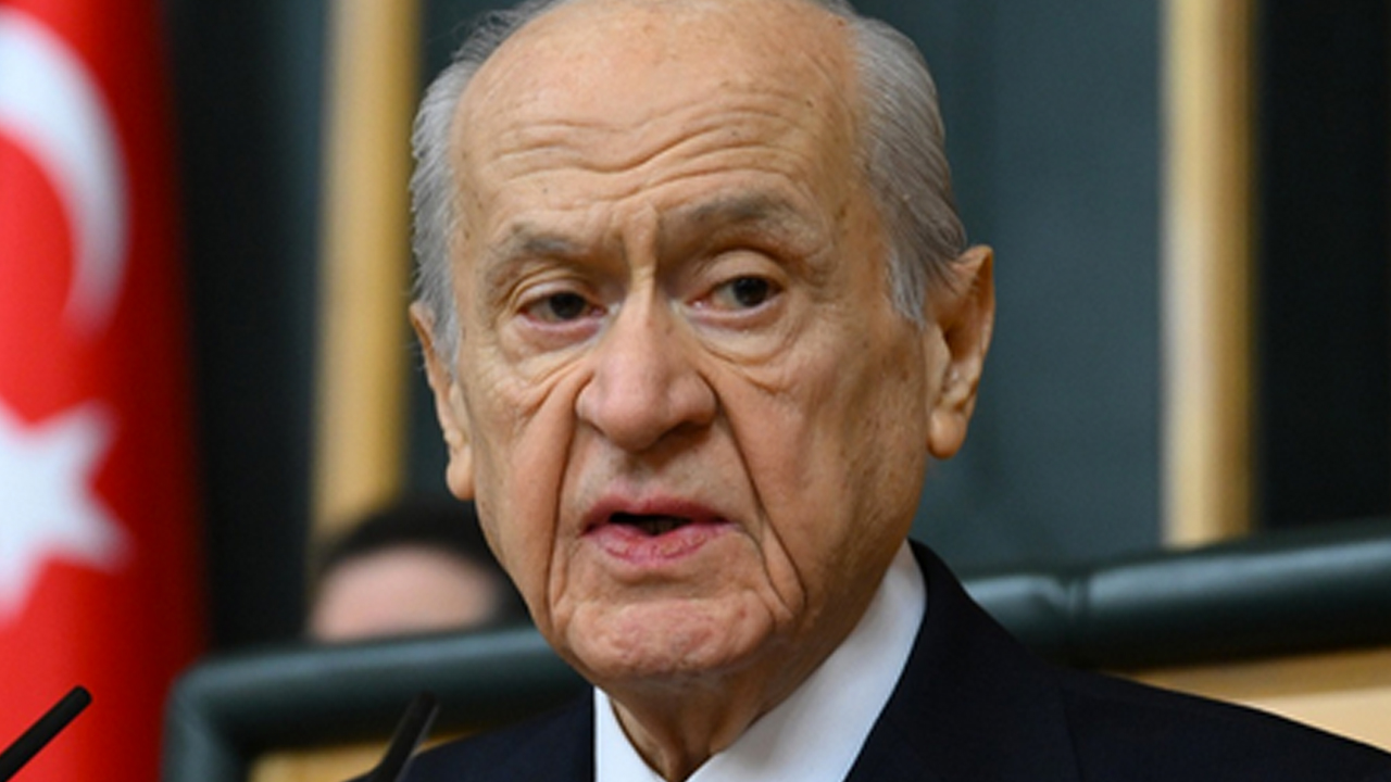 Foto - Sayın Devlet Bahçeli diyor ki; Futbolun bekası, var sistemini at, Türk Zekası, Asi Sistemini başlat!