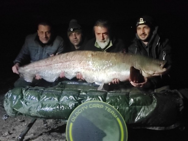 Foto - Sazana niyet yayın balığına kısmet!