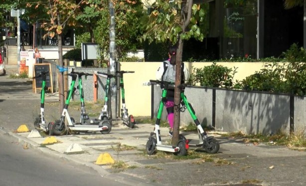 Foto - Scooter’la seyahat 'kabus' oldu! ‘Karıncalarda saklı’ deyip çözümü açıkladı