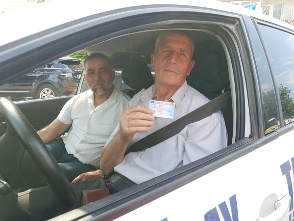 Foto - Sebahattin Amca gençlere taş çıkarttı! 73 yaşında ehliyetine kavuştu