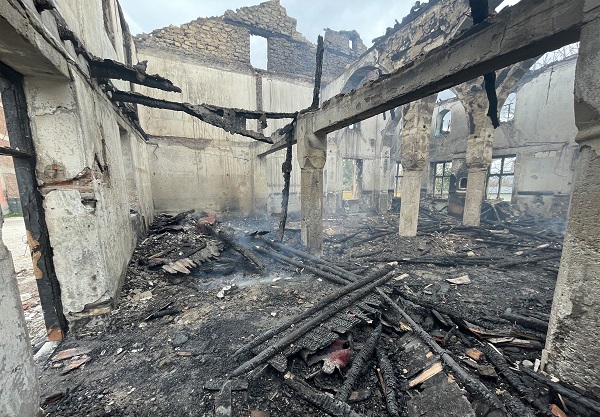Foto - Sebebi belli oldu! Yanan camiden 3 gündür duman yükseliyor