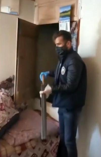 Foto - Seccadenin arasına saklamışlar! Polisleri şoke eden olay