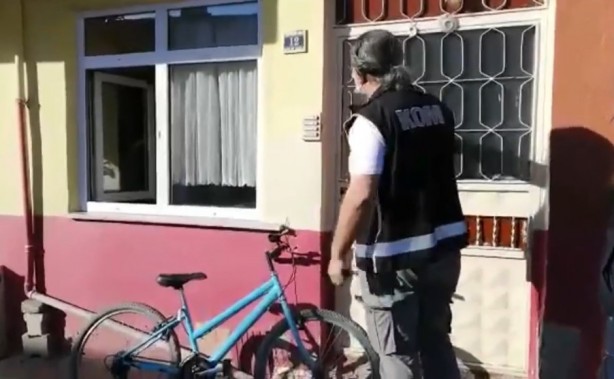 Seccadenin arasına saklamışlar! Polisleri şoke eden olay